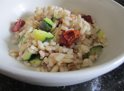 insalata_orzo_farro_riso_pomodorini_zucchine